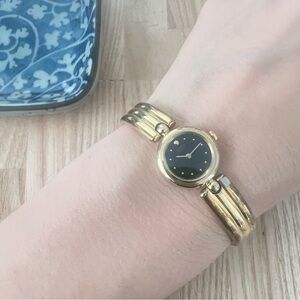 Vintage Seiko ladies black gold tone bracelet dress watch NEW BATTERY